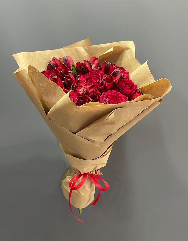 Букет цветов из: Альстромерии и Розы в Балахне