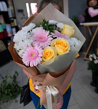 Букет цветов из:  Герберы, Розы и Хризантемы в Балахне