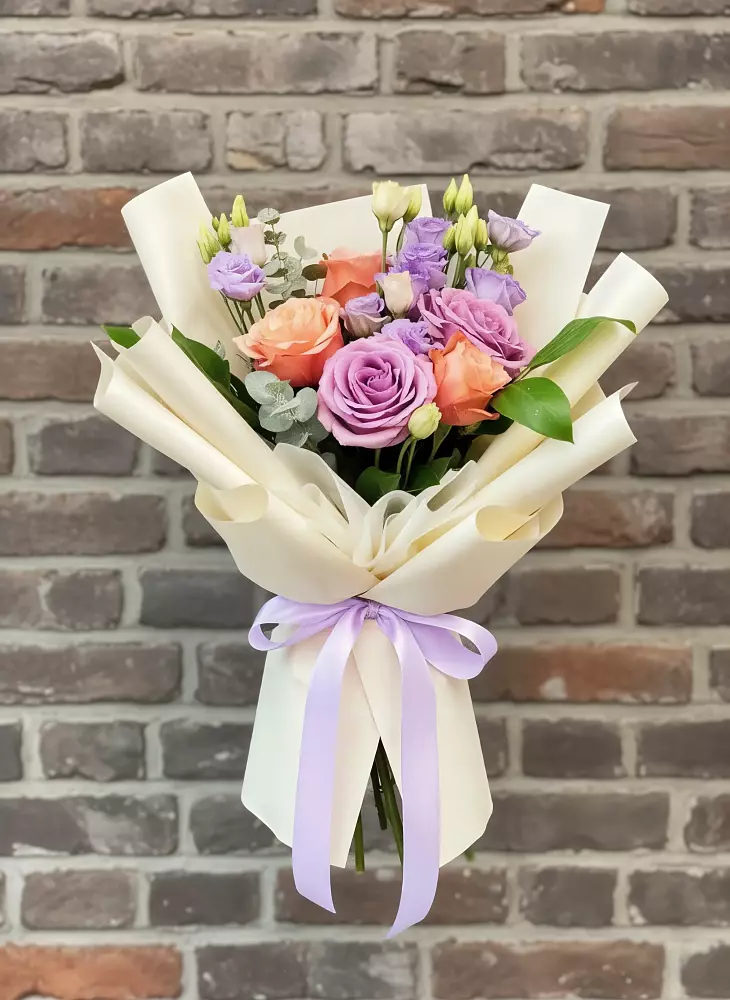 Букет цветов из: Лизиантусы и Розы в Балахне