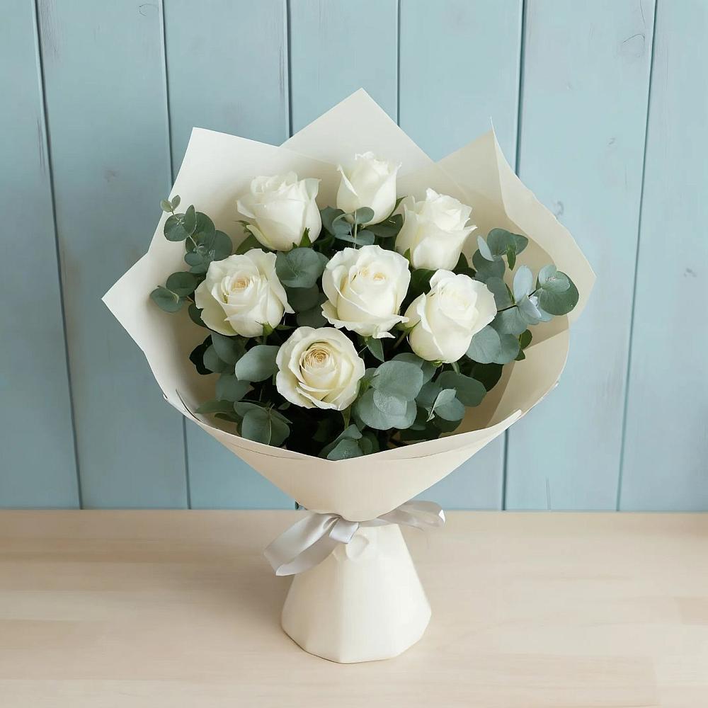Букет Белые розы в Эвкалипте в Балахне