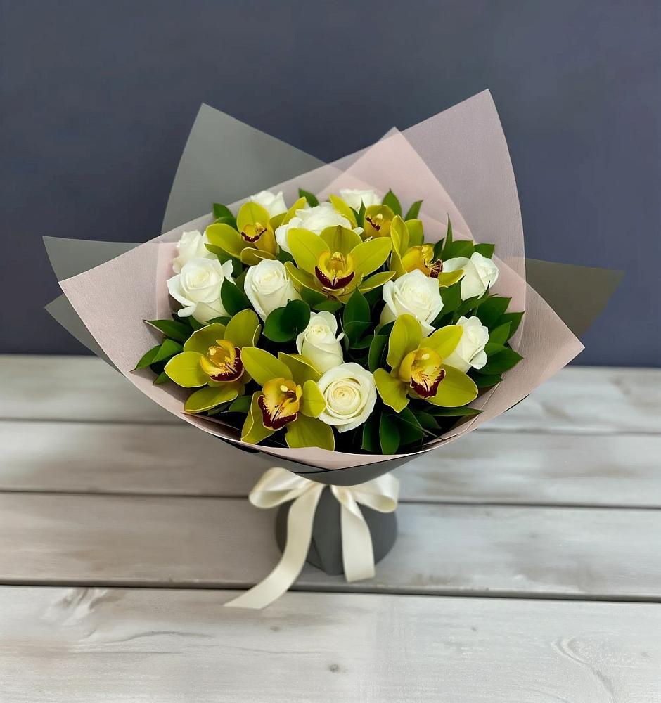 Букет цветов из: Орхидеи и Розы в Балахне