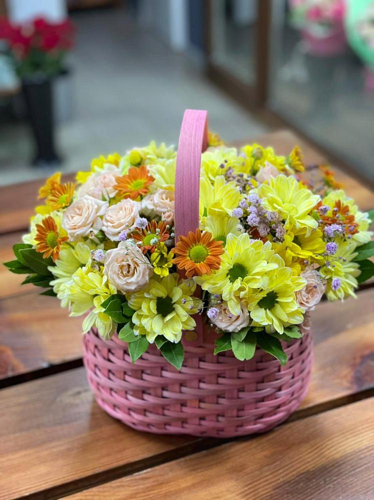 Цветочная композиция из Хризантемы и Розы в корзине в Балахне
